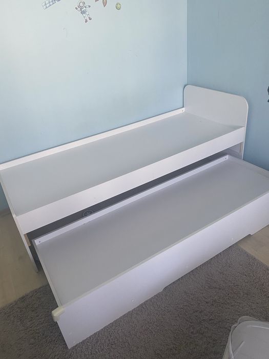 Ліжко з висувним спальним місцем