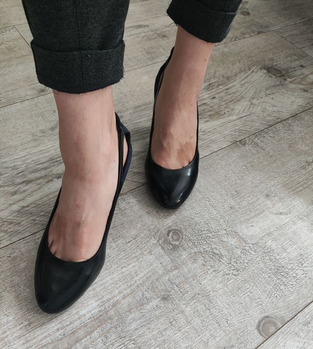 Lekkie wycięte szpilki lakierki 38 Profile na wiosnę lato