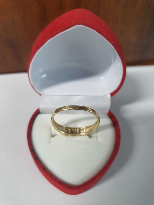 Złoty pierścionek 585