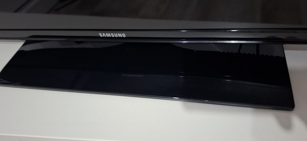 Tv samsung ue40eh5020