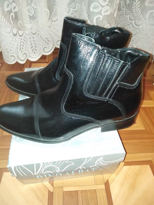 Шкіряні напів сапожки 42розмір на цегейці виробництво Польща