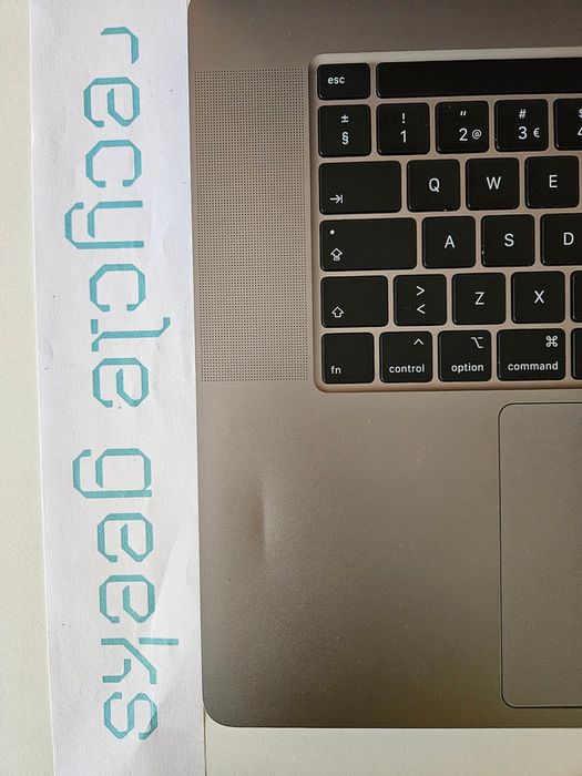 Apple Macbook Pro A2141 i9 64GB RAM DDR4 1TB SSD Bateria Excelente