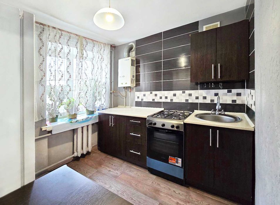 2 кім в ЦЕГЛІ середній поверх район СОНЯЧНОГО (719252)