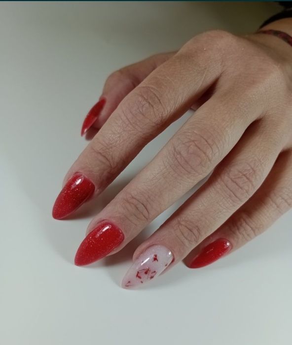 Манікюр, педикюр