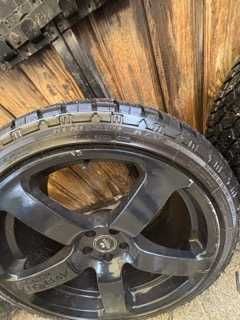 Jantes Aversus e pneus Radar Renegade 275/40 R22 108V XL