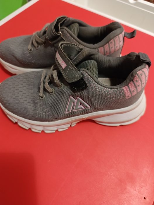 Кроссовки 35 размер