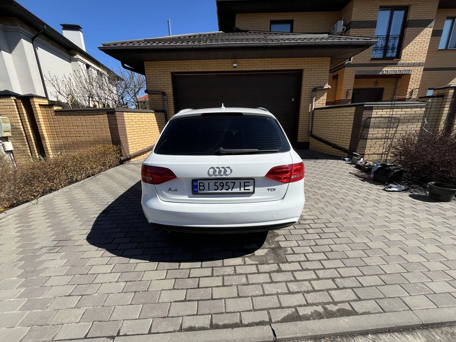Продам власне авто Audi A4 B8