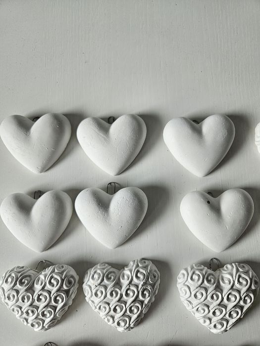 Gipsowe serca serduszka