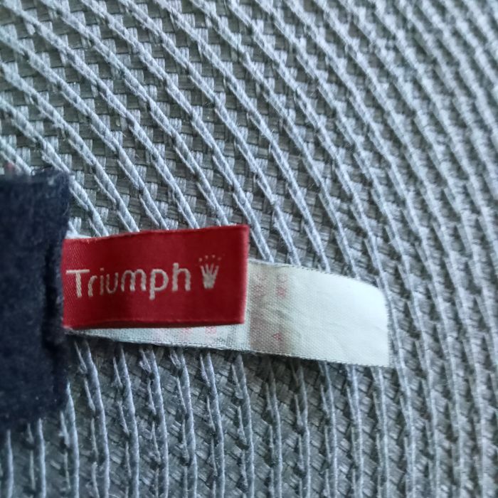 Biustonosz push up, koronkowy, czarny Triumph 70C