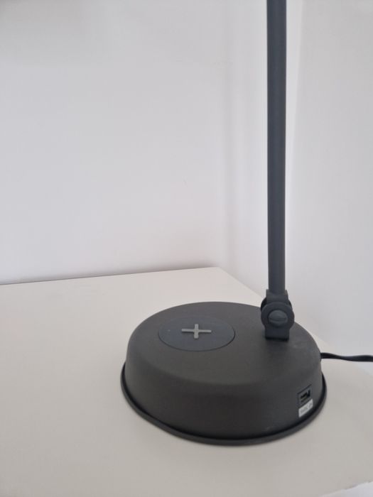 Candeeiro de Mesa Hektar com carregamento sem fios