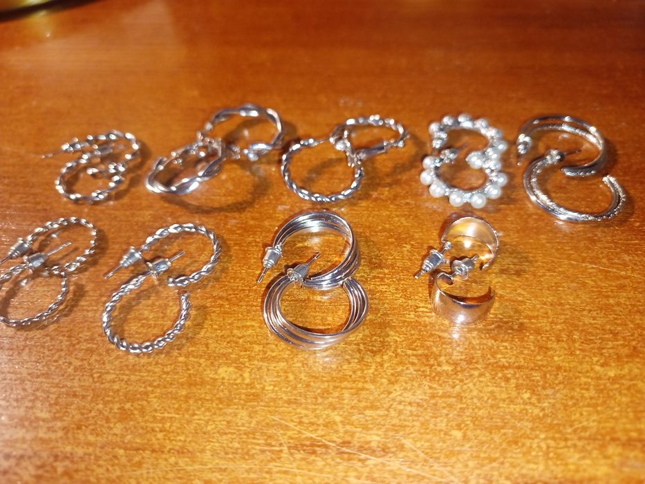 Набік срібних прикрас