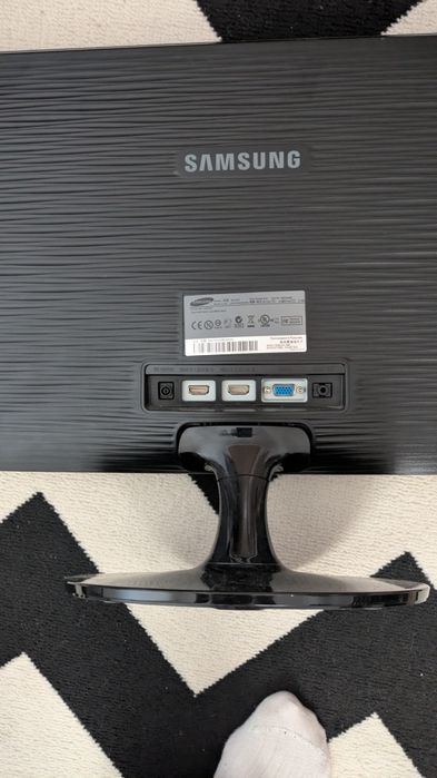 Monitor Samsung 60cm64862654457218122