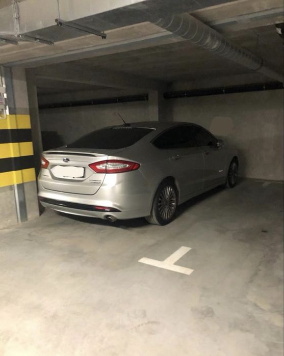 Miejsce postojowe w hali garażowej Pod Papugami
