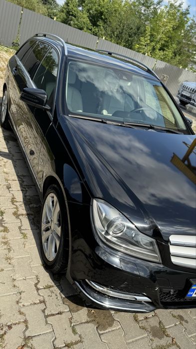 Mercedes-Benz C220 CDI Avangarde Universal 2.2 дизель  Автомат