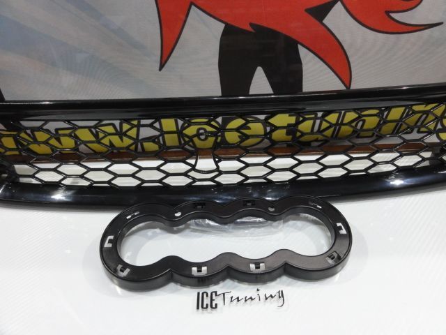 Grelha frontal em plástico Audi A4 B5 1995-2001 RS4 LOOK em preto brilhante