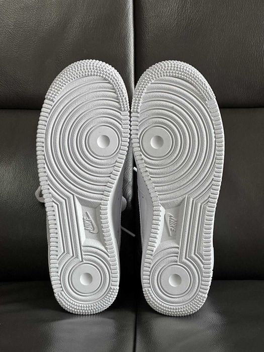 Buty Nike Air Force 1 Low Supreme Białe R.42