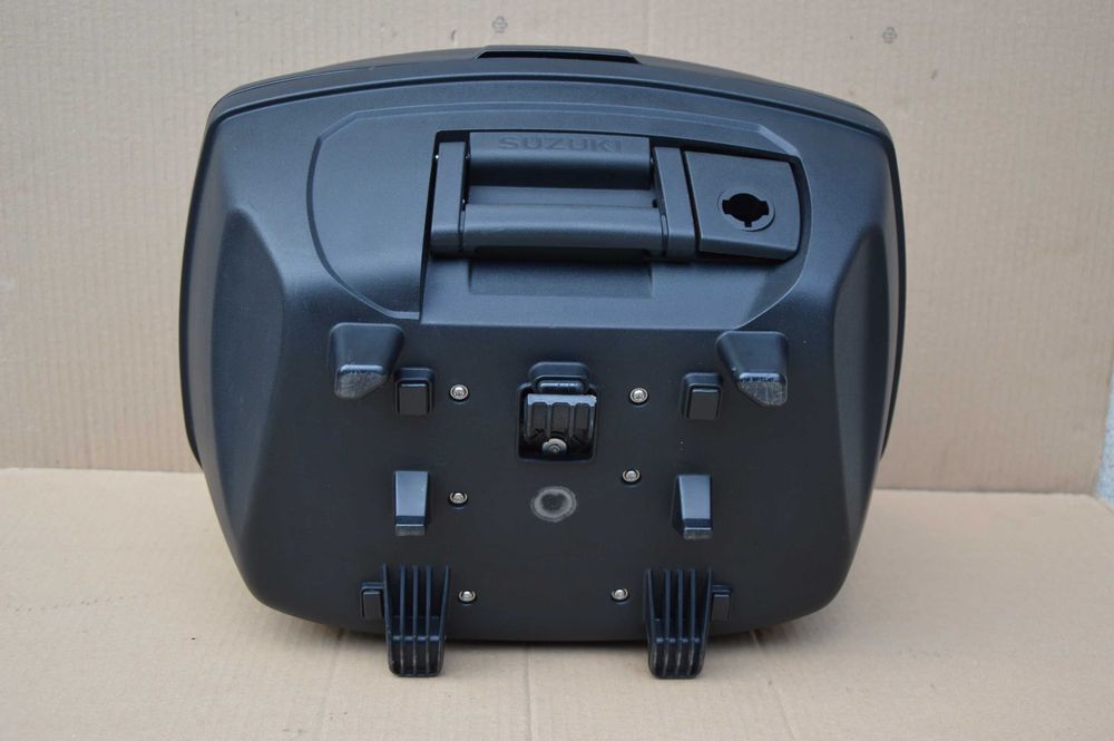 Suzuki DL 650/800/1000/1050 V-strom KUFER centralny OEM 35 l + PŁYTA