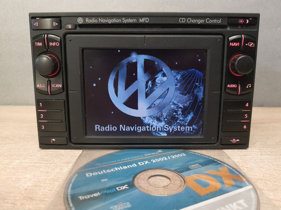 Radio samochodowe VW MFD + kod AUX Nawigacja + płyta / Volkswagen Golf, Passat, Corrado itd Zadbane