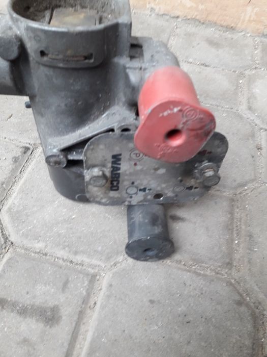 Zawór hamulcowy naczepy WABCO 971.002.900