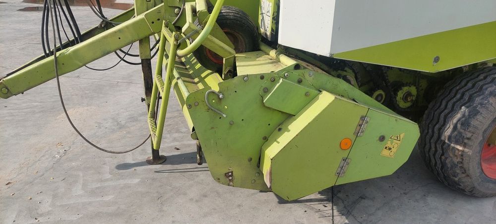 Sprzedam podbieracz z rotorem nożami do claas rollant 250 255 i inne