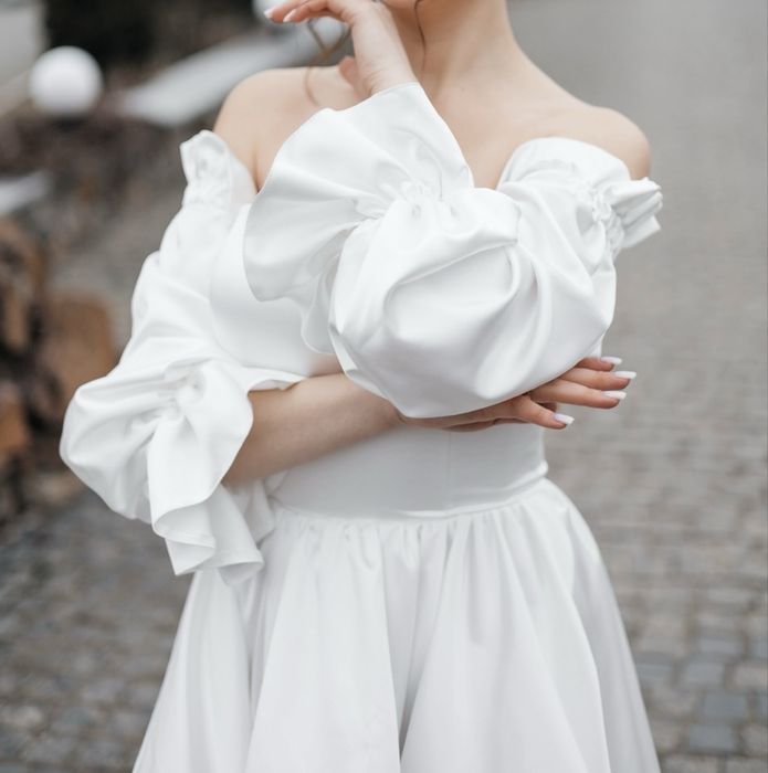 Атласна сукня ,корсетний ліф