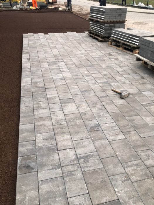 Układanie kostki brukowej, usługi brukarskie, brukarstwo, kostka