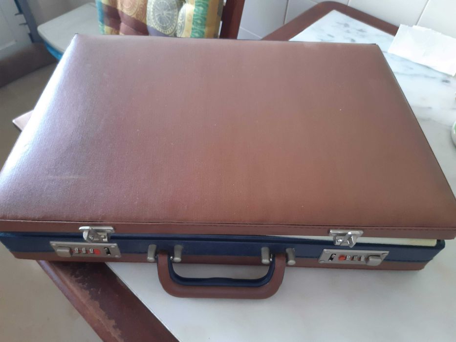 Faqueiro/Cutelaria Linea Italica Elegante, em estado NOVO