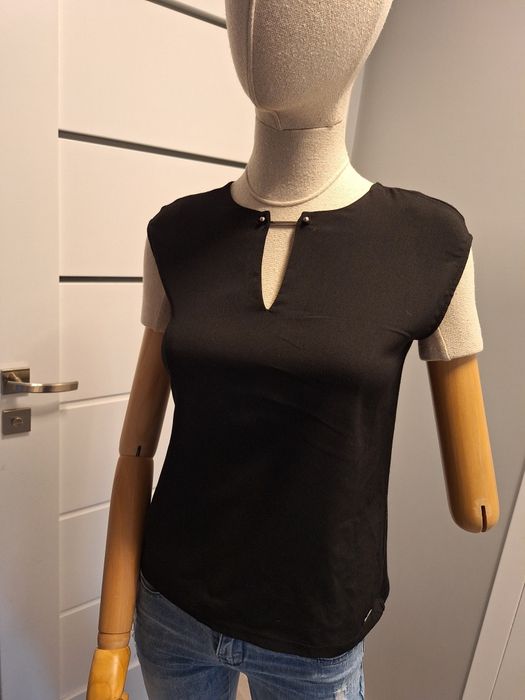 Czarna elegancka bluzka mohito