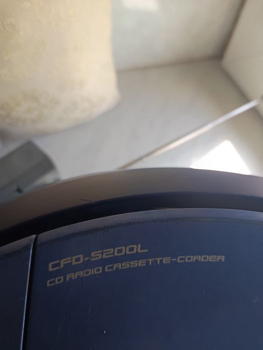 Магнитола Sony  CFD-S200L