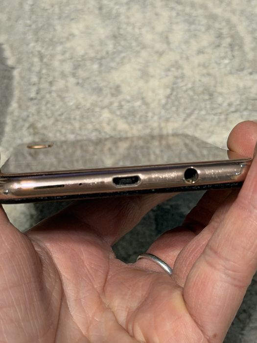 Продам лотом смартфони Samsung  SM-A750FN/DS  на запчастини.