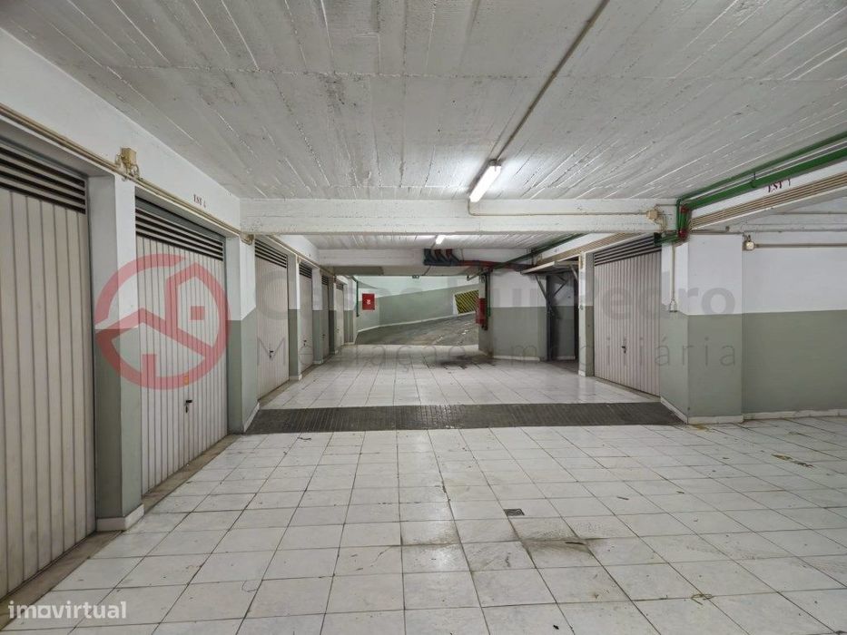 Garagem no Centro da Cova da Piedade