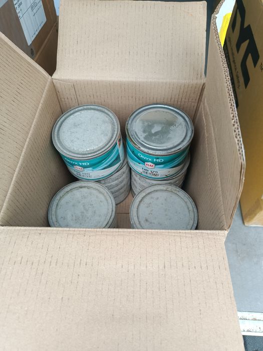 Várias tintas para automóveis ou outra cois