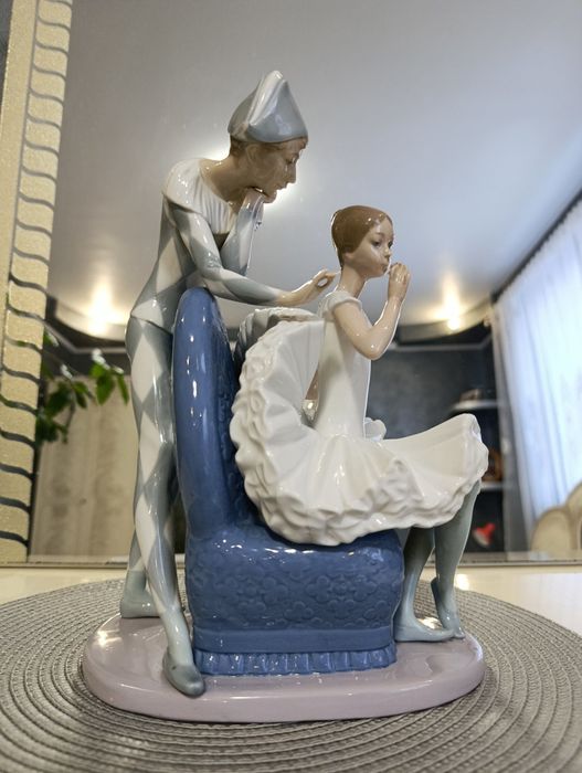 порцеляна арлекіно та балерина