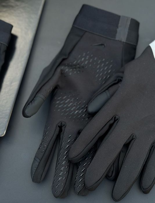 Перчатки Nike HyperWarm Windproof найк