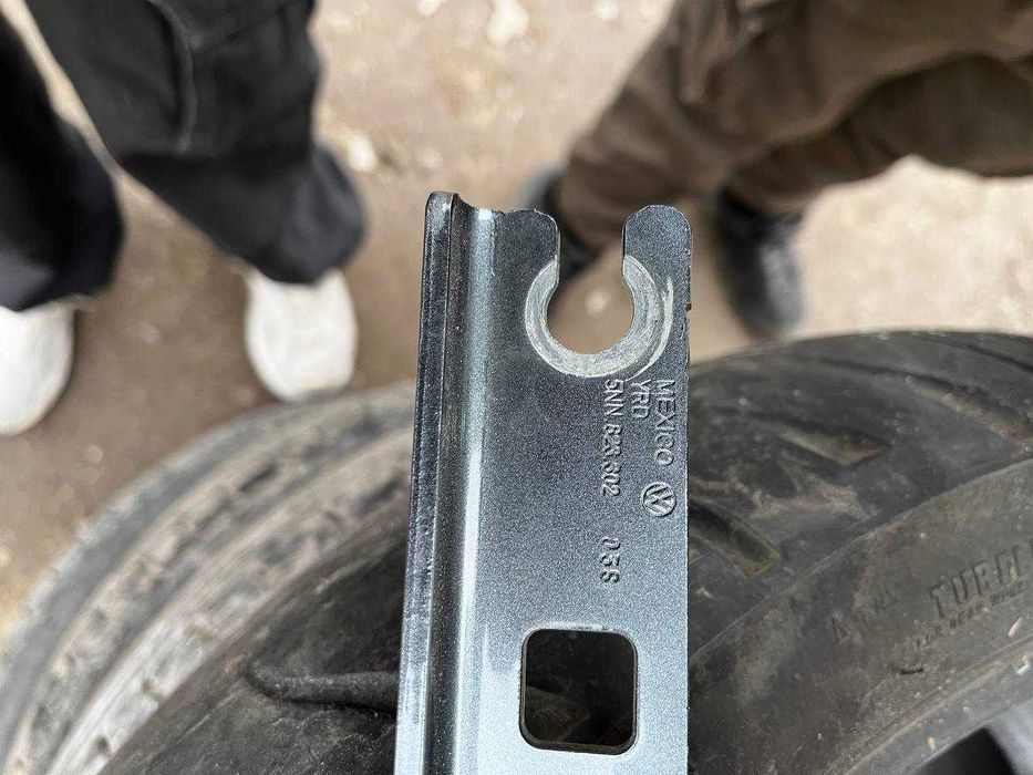 Кранштейни для Тігуан