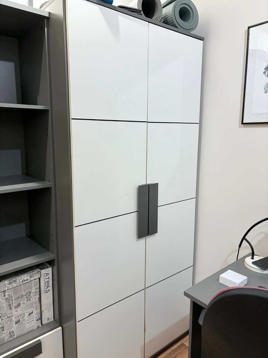 Szafa dwuskrzydłowa szaro-biała