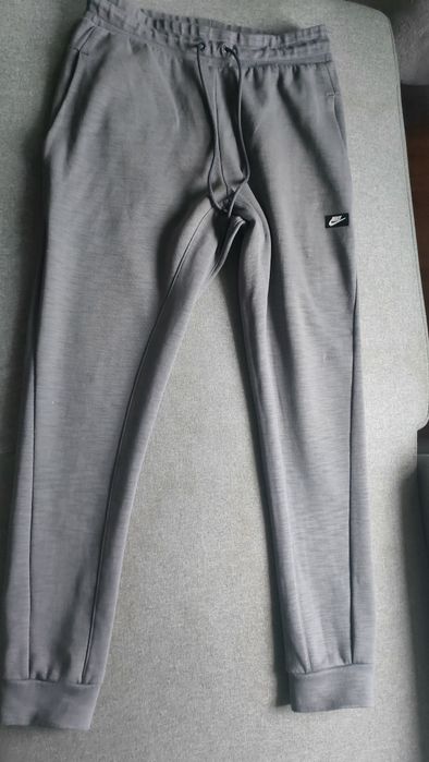 Spodnie dresowe chłopięce S