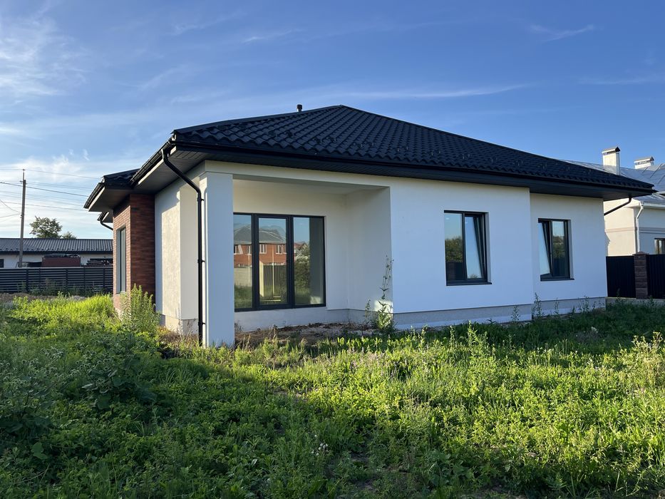 Продається одноповерховий особняк в передмісті Івано-Франківська