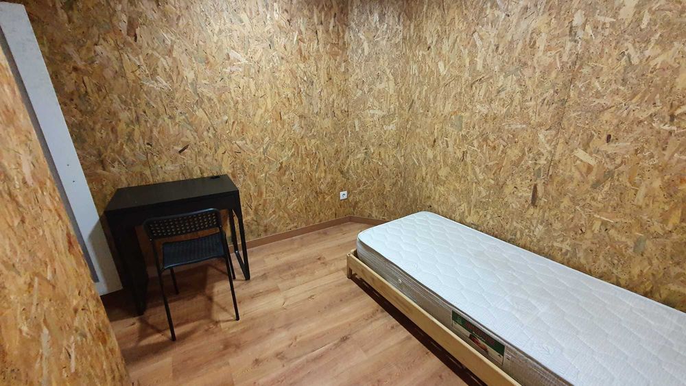 Quarto não fumadores com tudo incluído a 10 minutos de Lisboa e MARL