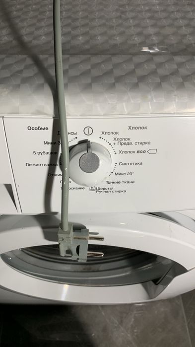 Продам пральну машину  на запчастини. Полетіла кресовина. Барабан важк