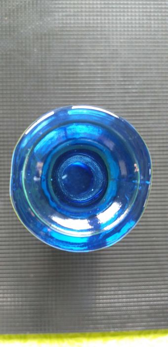 Butelka ozdobna. Szkło kobaltowe.