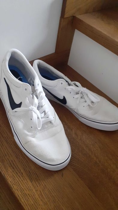 Nike SB  _ białe Snakersy. Roz. 43     SALE