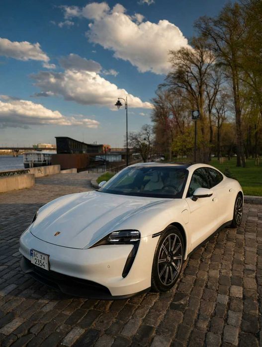 2021 Porsche Taycan RWD • 10 т\км• Отличное состояние