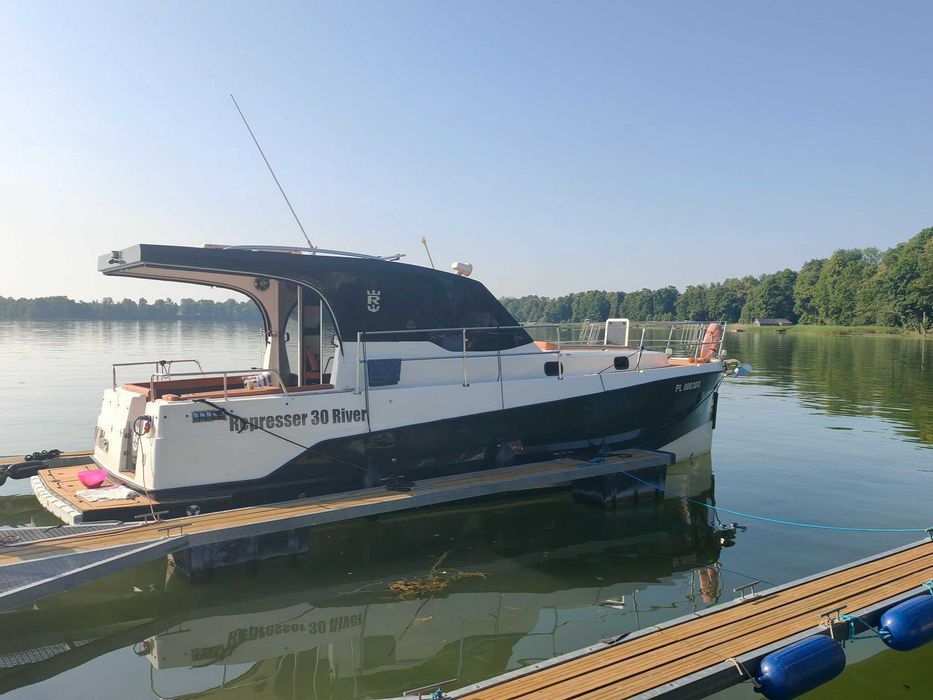 Houseboat Represser river 30/2020r