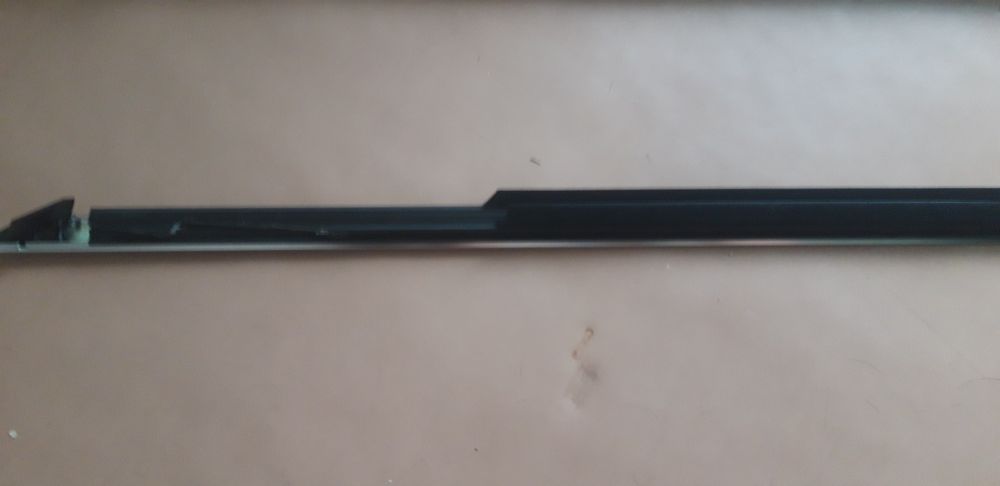 Уплотнитель стекла двери