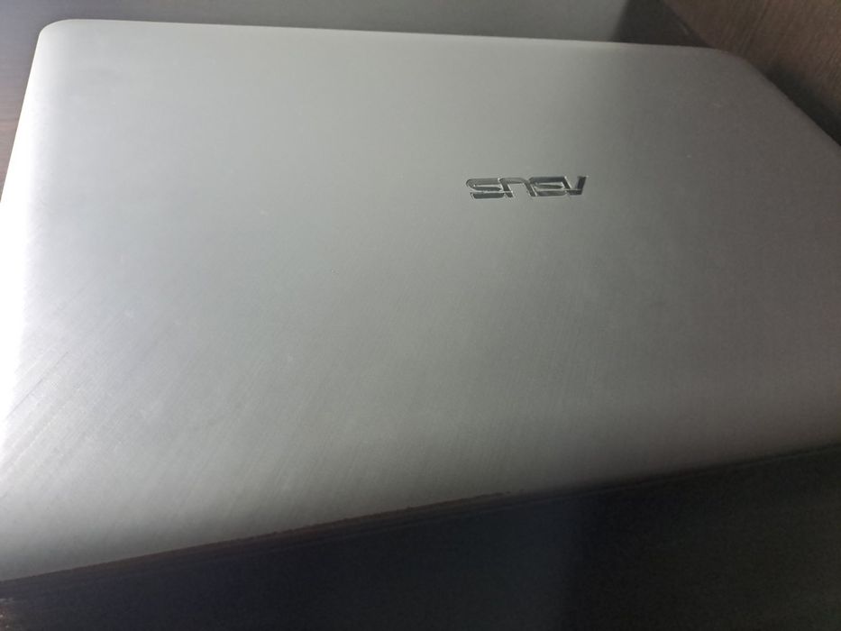 Продаю ноутбук  Asus x543М, металевий корпус