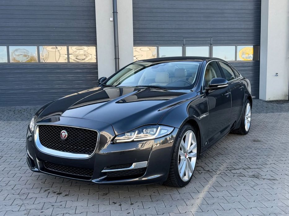 Jaguar XJ