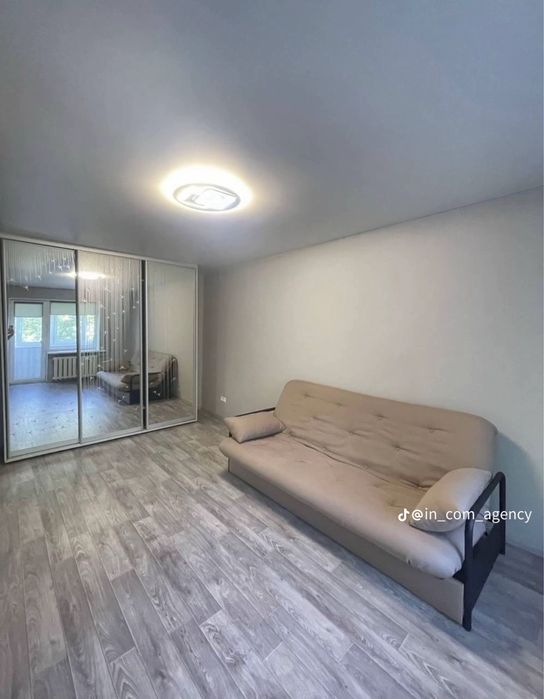 Здається 1 кімнатна квартира в центрі міста .