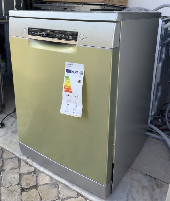 Máquina de Lavar Loiça BOSCH SMS4EMI06E (14 Conjuntos