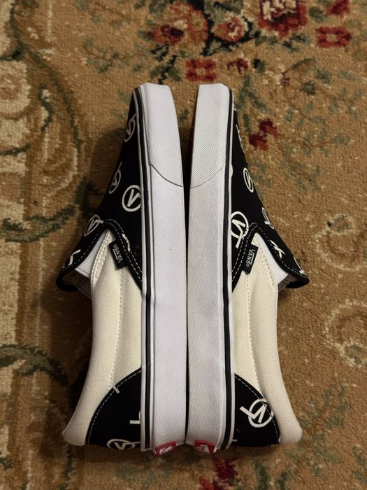 НОВІ!!! Vans Classic Slip-On Circle-V